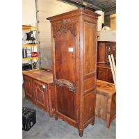 oude houten kledingkast vv 1 deur, afm plm 90x58x230cm, licht beschadigd